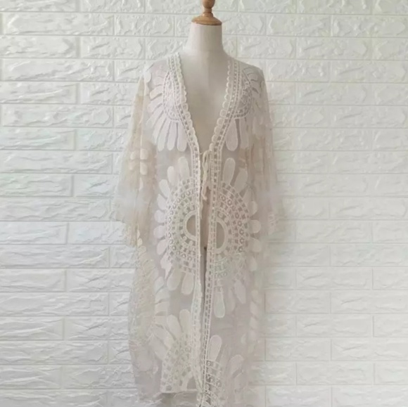 ONE LEFT! ▫️Lace Floral Kimono. - Picture 6 of 7